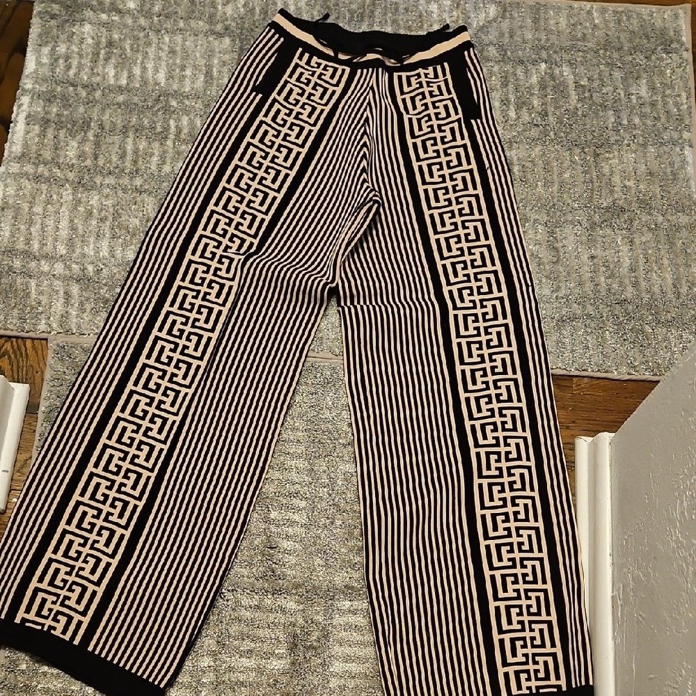 Fashion Nova Black and Cream Geometric Jumpsuit - Picture 3 of 6
